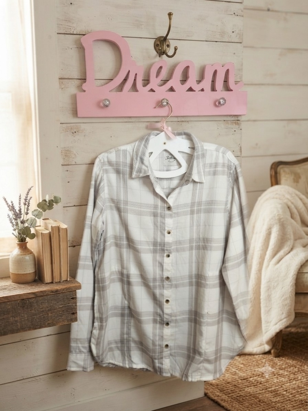 Jachs Women's Plaid Long Sleeve Button-Up Shirt in White and Gray